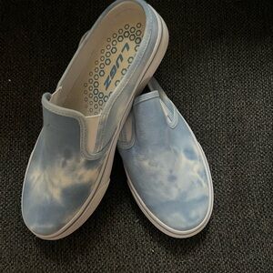 Lugz women’s mule-like Slip-On Sneakers in Sky Blue Tie-Dye